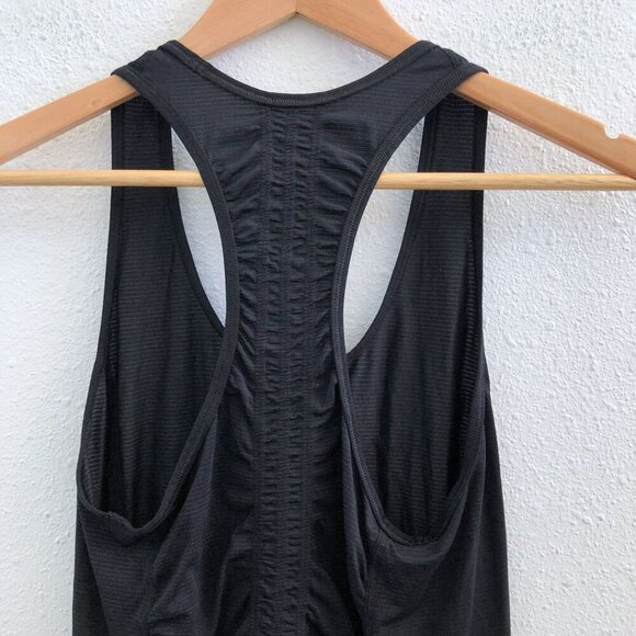 LULULEMON Runner Up Tank in Black No Size Tag Check Measurements - Picture 4 of 9